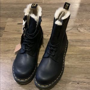 1460 WOMEN'S FAUX FUR LINED LACE UP BOOTS